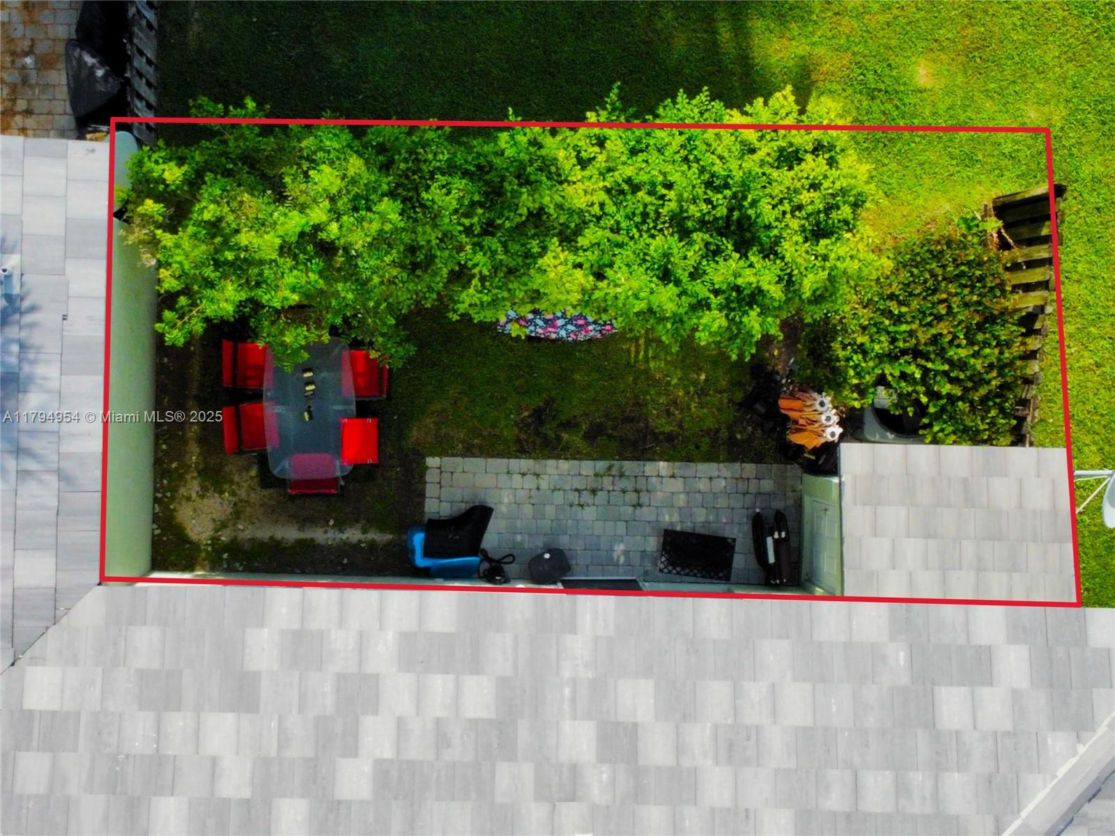 FIJI CONDO NO 3 - Residential