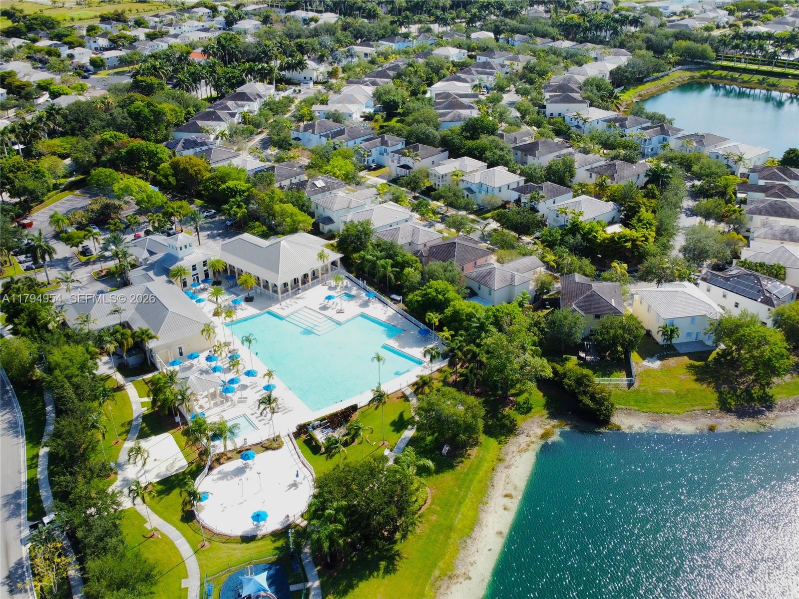 FIJI CONDO NO 3 - Residential