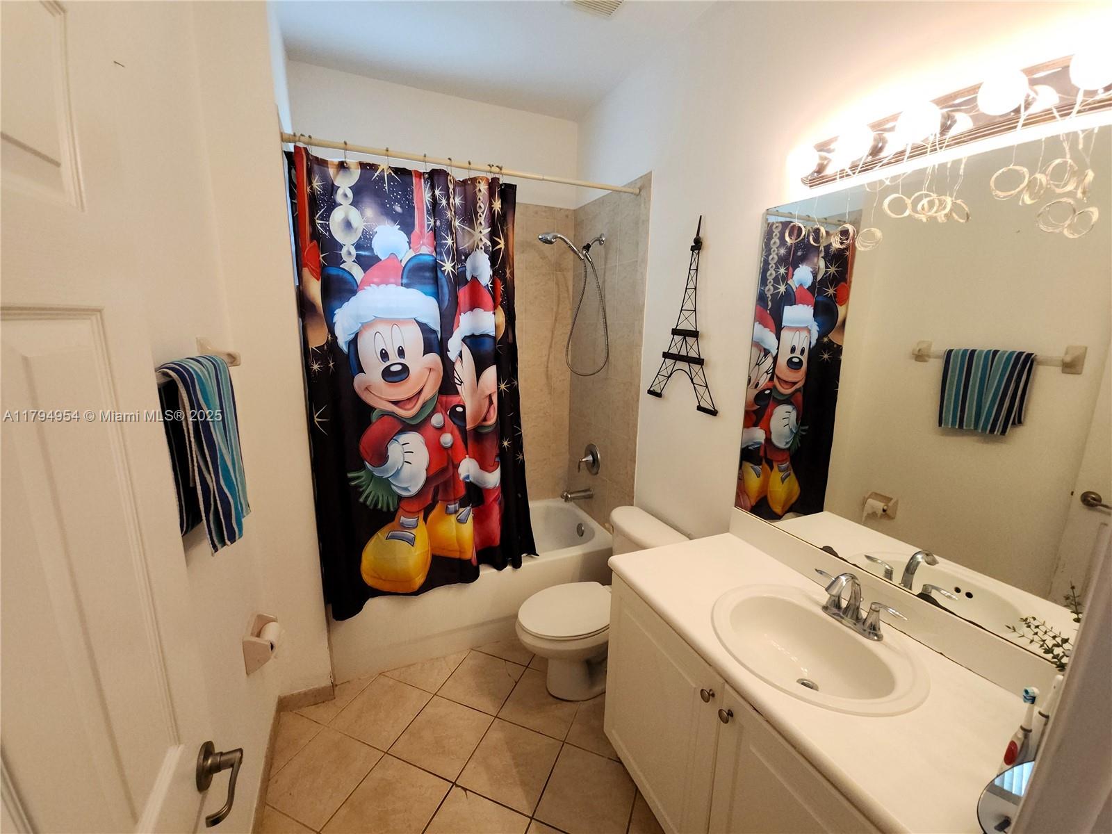 FIJI CONDO NO 3 - Residential