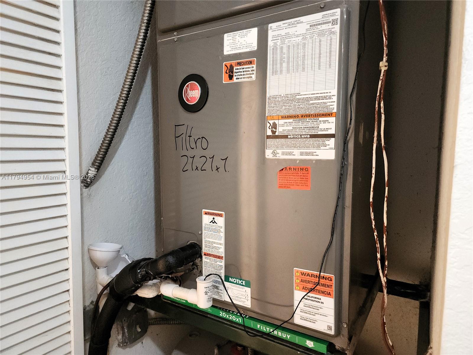 FIJI CONDO NO 3 - Residential