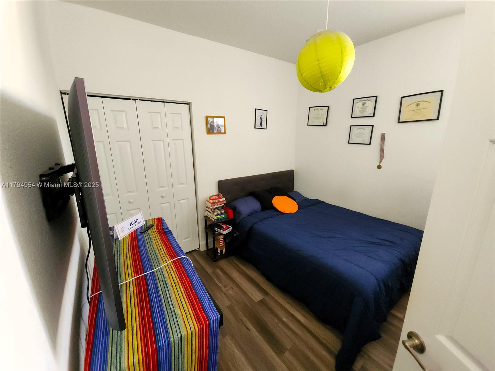 FIJI CONDO NO 3 - Residential