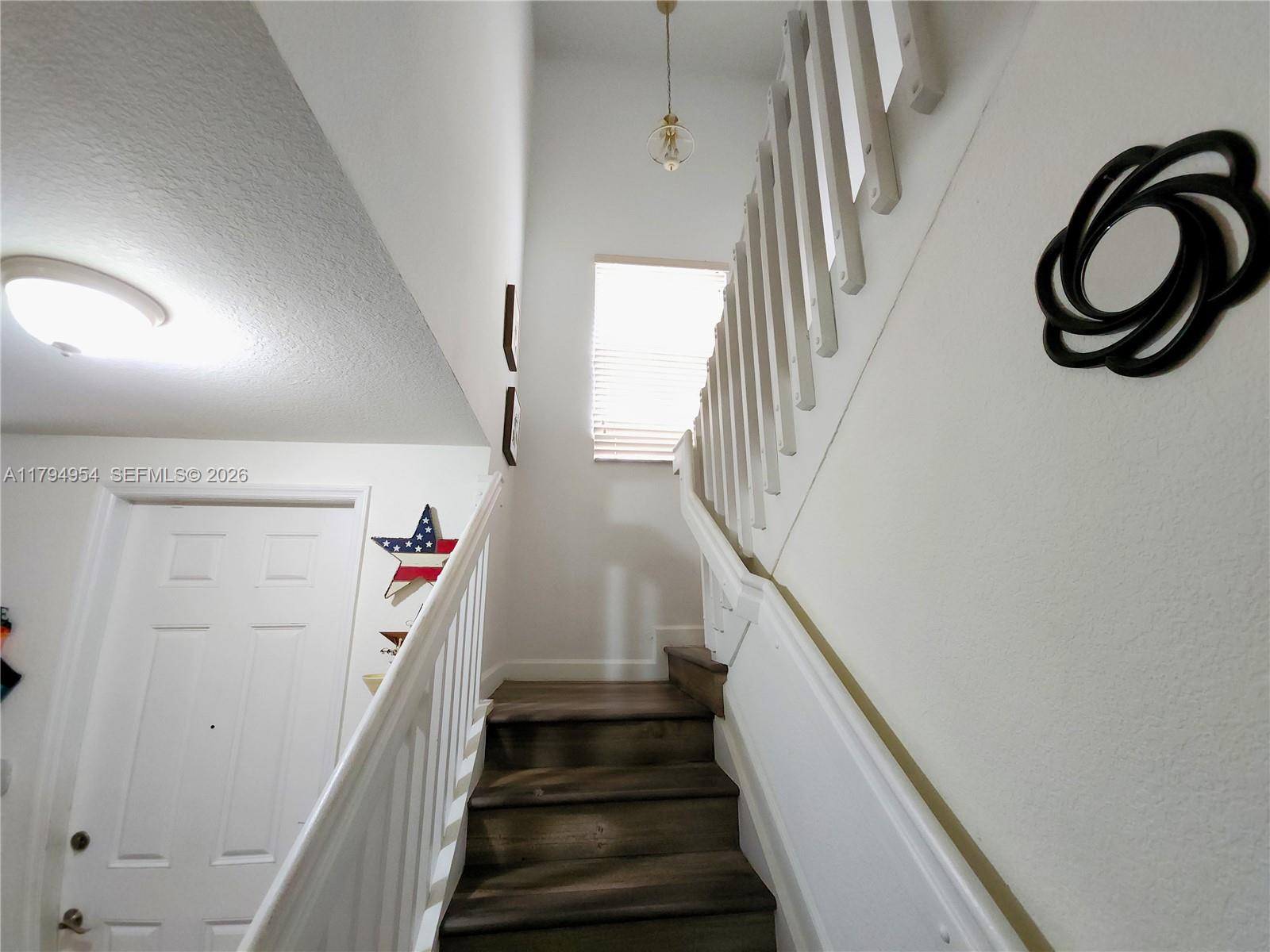 FIJI CONDO NO 3 - Residential