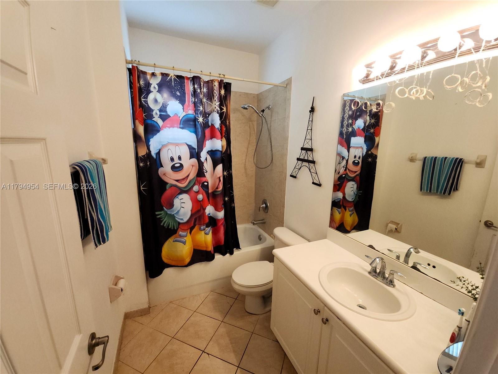 FIJI CONDO NO 3 - Residential