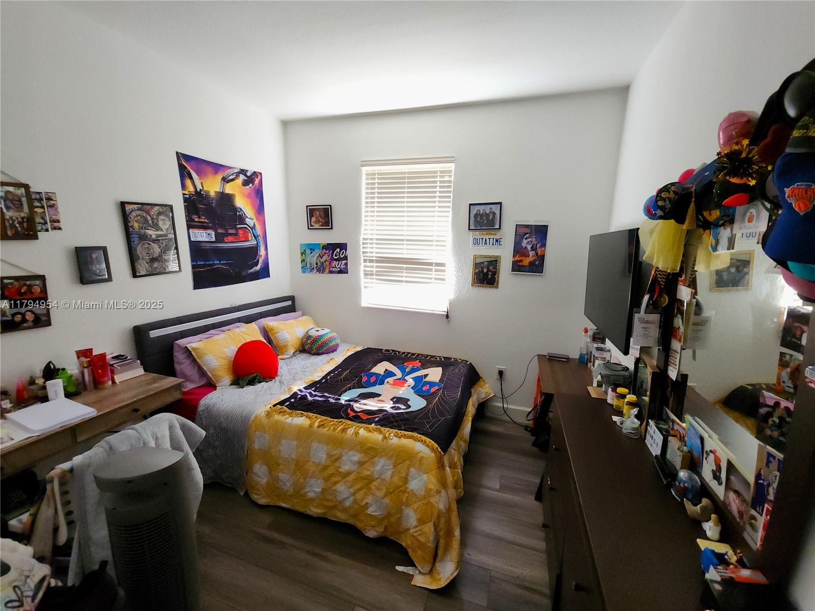 FIJI CONDO NO 3 - Residential