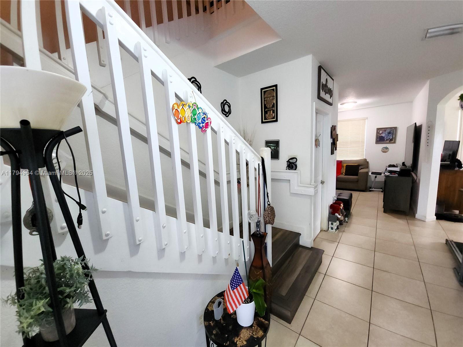 FIJI CONDO NO 3 - Residential