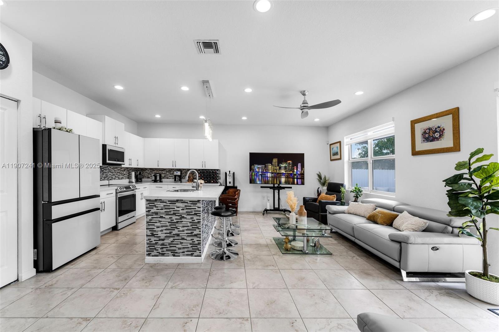 A H AT TURNPIKE SOUTH SEC - Residential