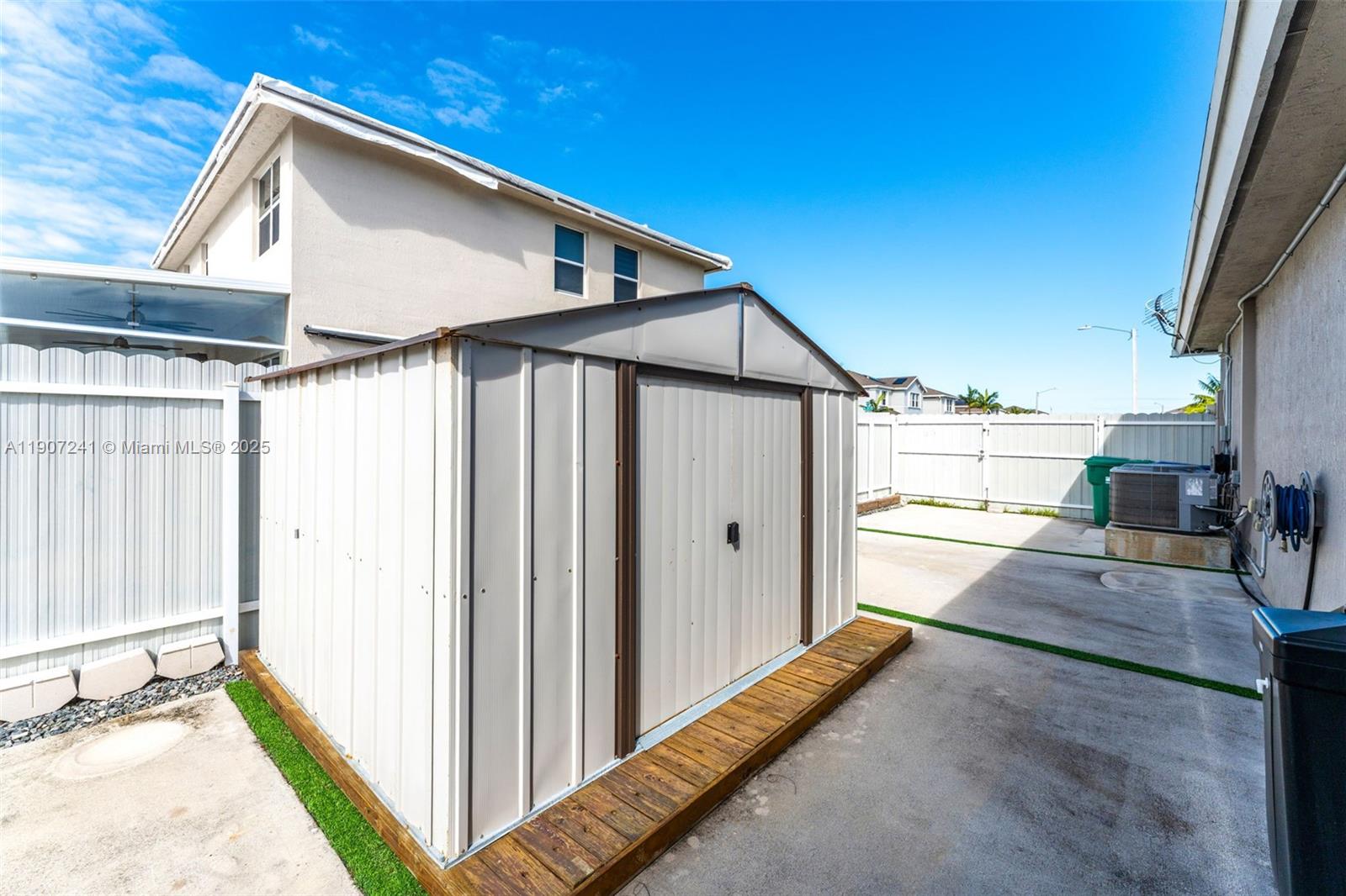 A H AT TURNPIKE SOUTH SEC - Residential