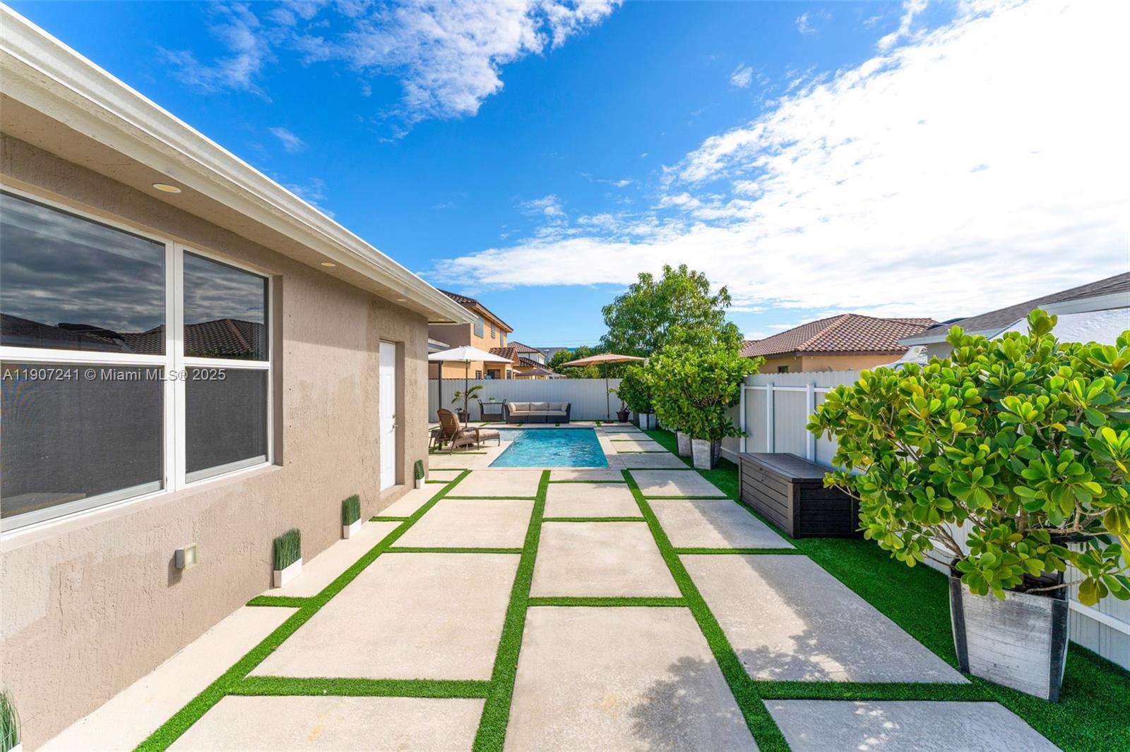 A H AT TURNPIKE SOUTH SEC - Residential