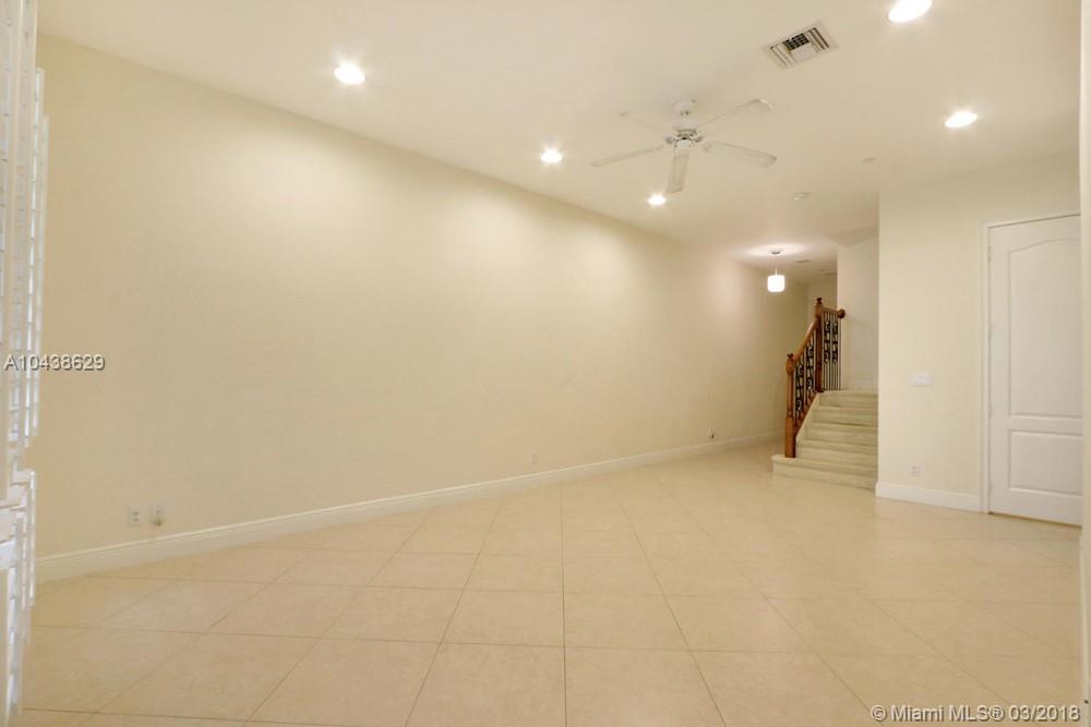 CIELO TOWNHOMES AT SHOPS - Residential Lease