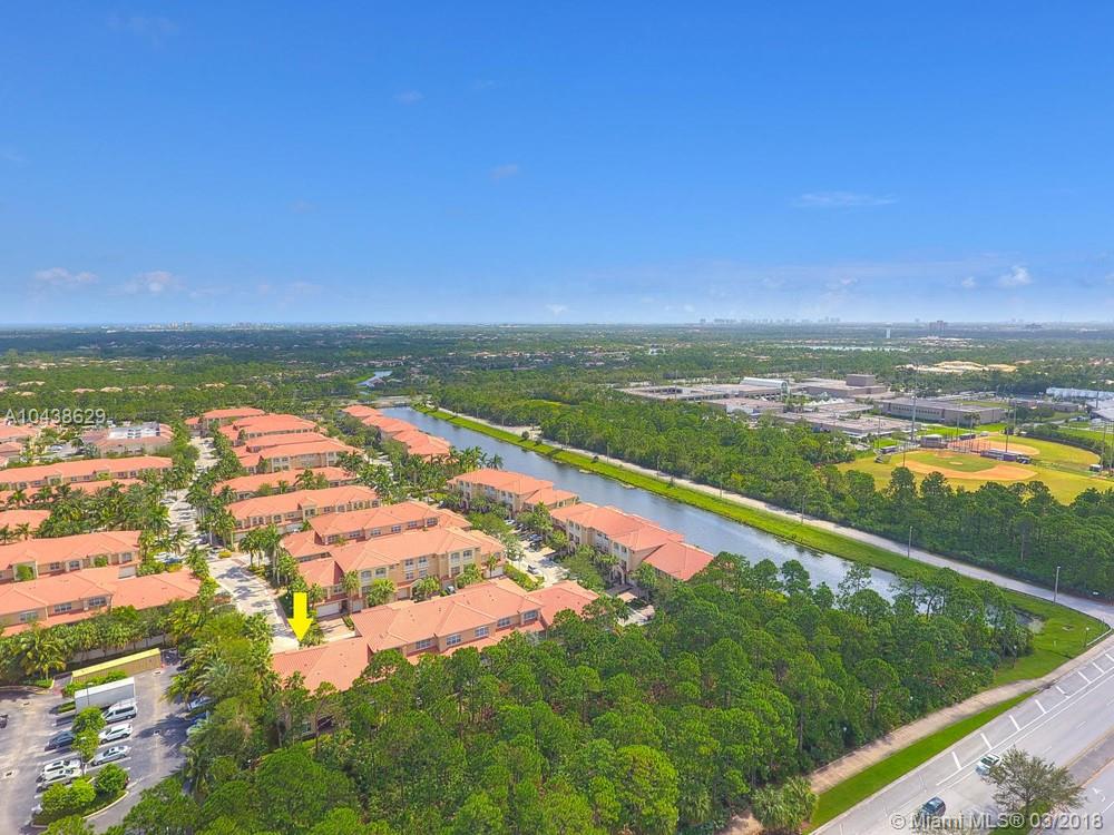 CIELO TOWNHOMES AT SHOPS - Residential Lease