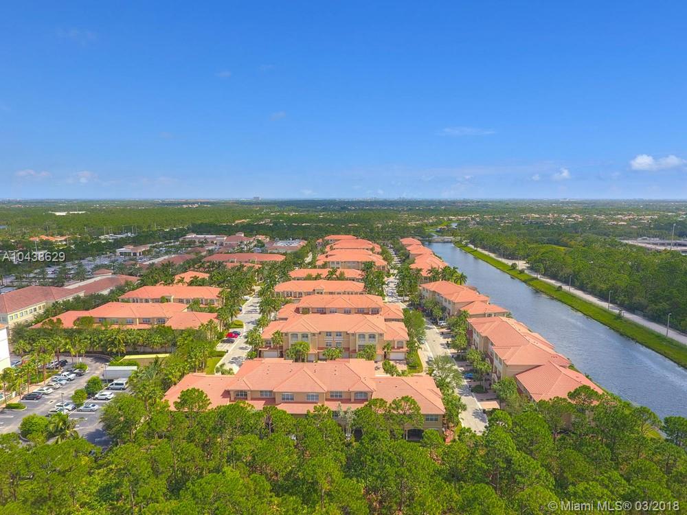 CIELO TOWNHOMES AT SHOPS - Residential Lease