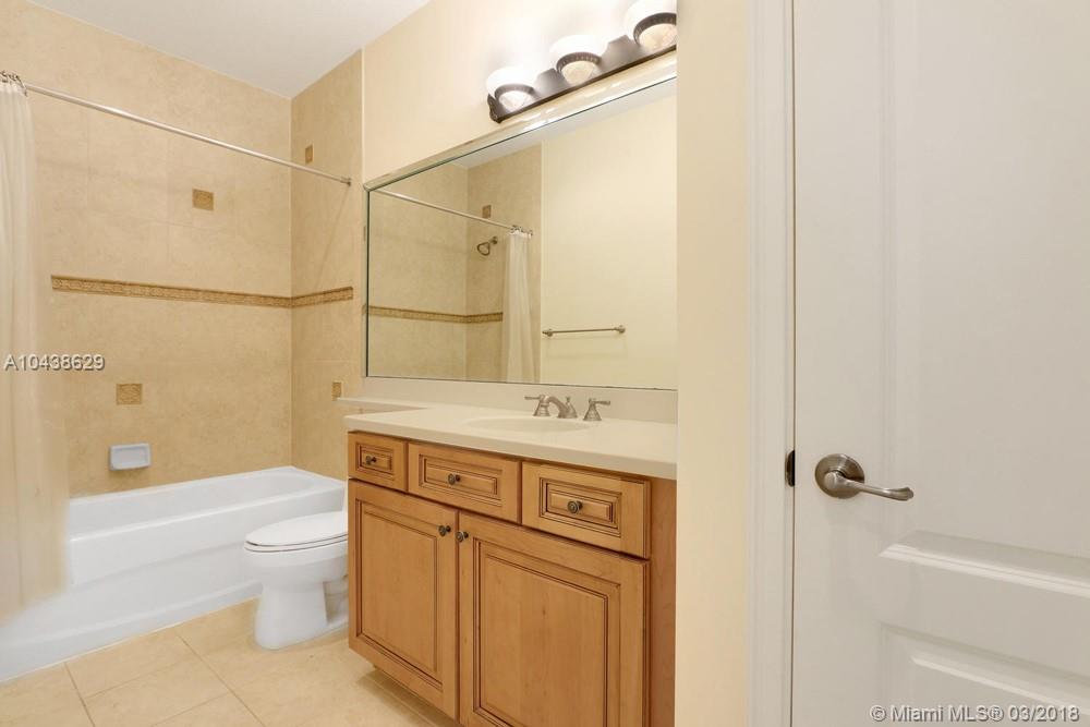 CIELO TOWNHOMES AT SHOPS - Residential Lease