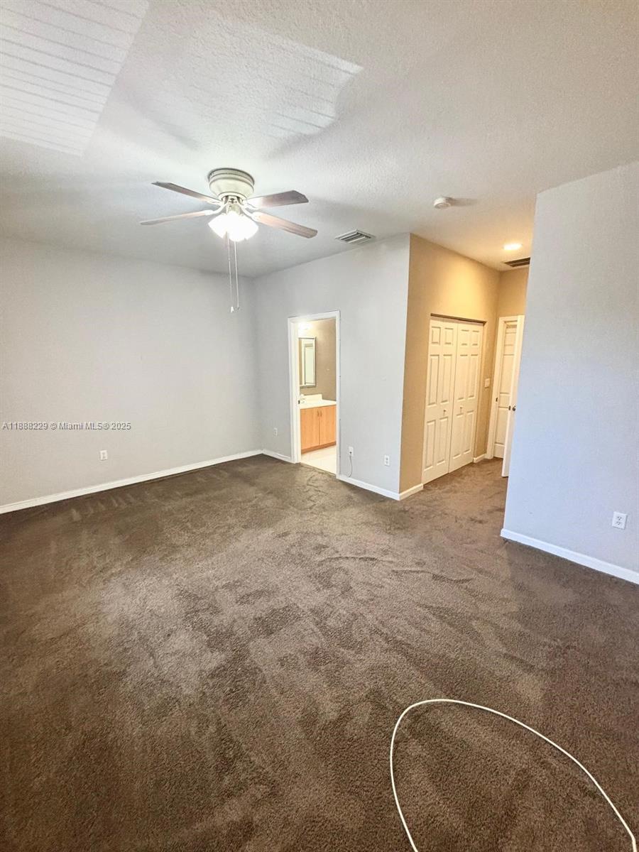 OAKLAND LAKES - Residential