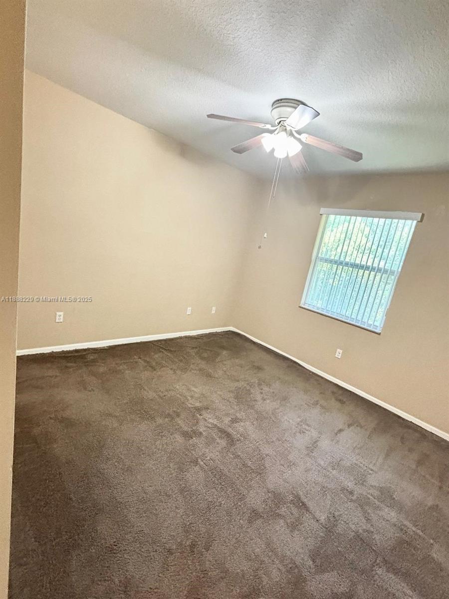 OAKLAND LAKES - Residential