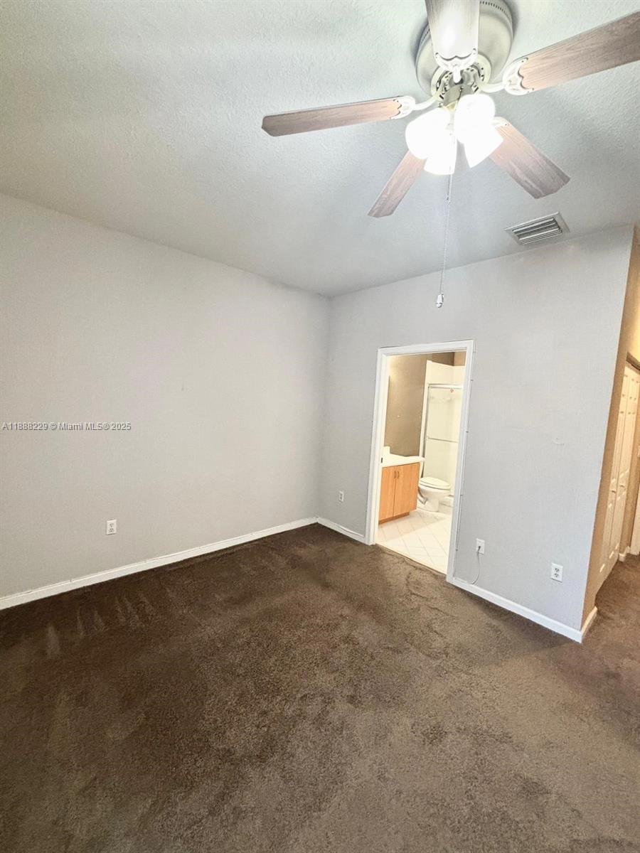 OAKLAND LAKES - Residential