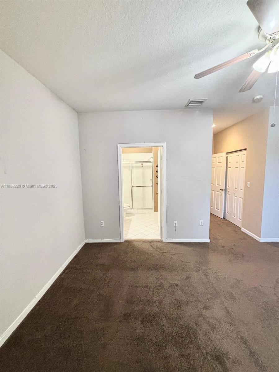 OAKLAND LAKES - Residential