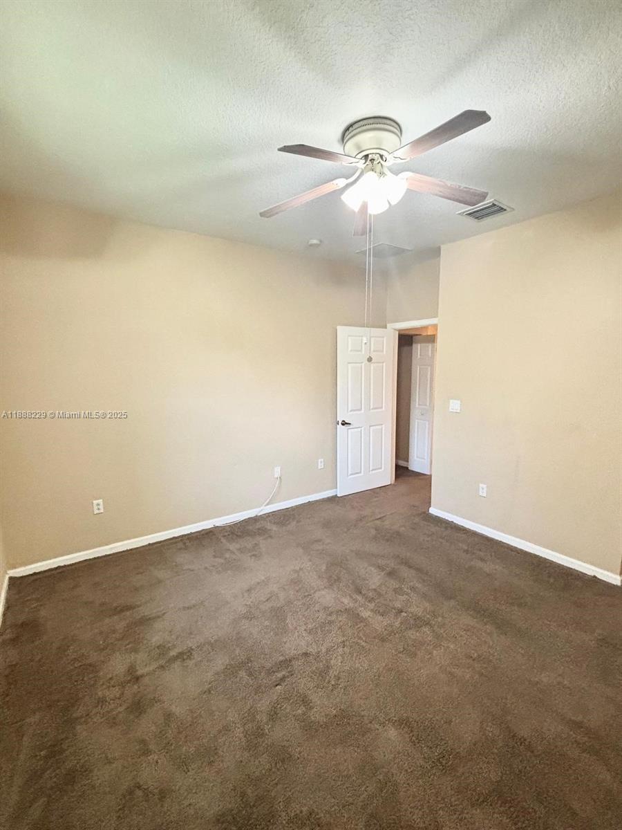 OAKLAND LAKES - Residential