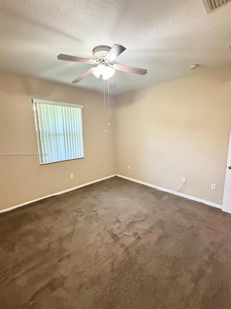 OAKLAND LAKES - Residential