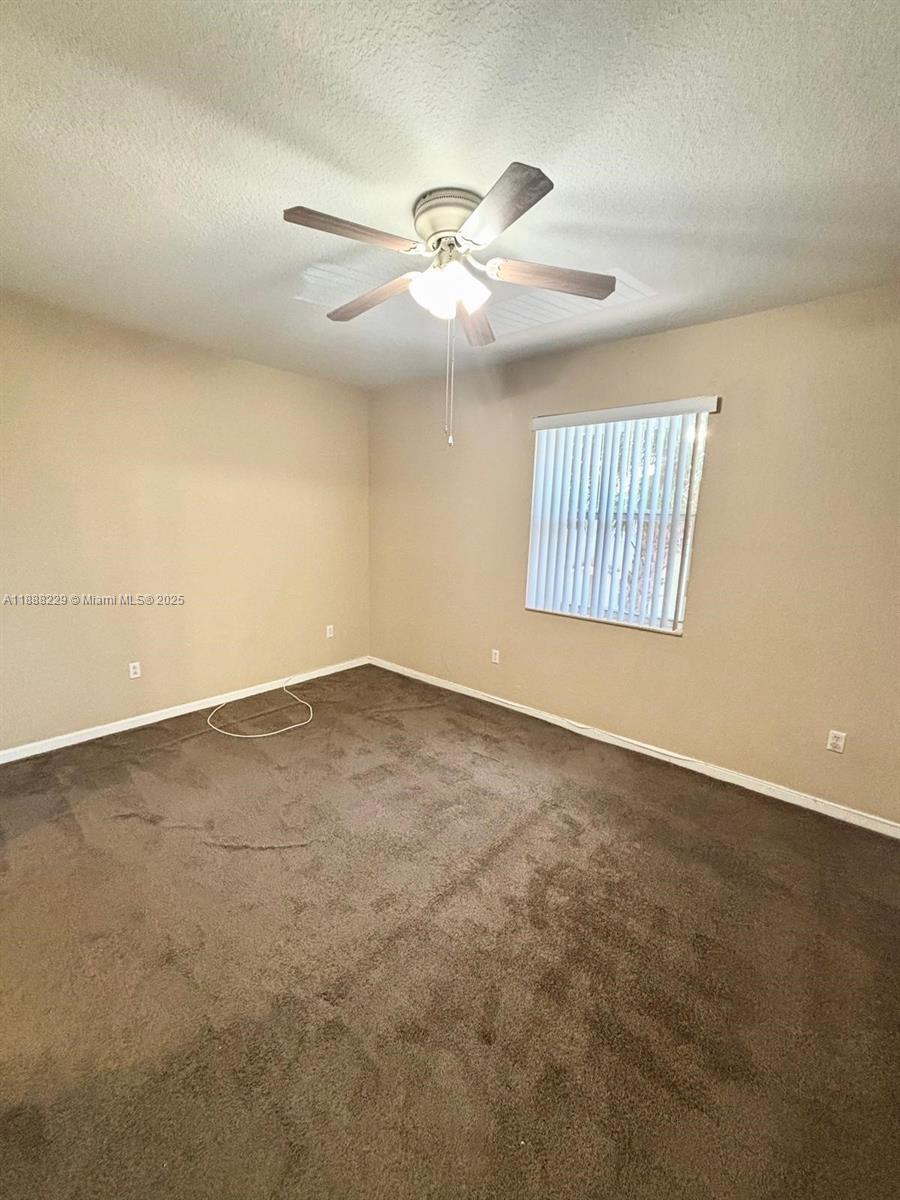 OAKLAND LAKES - Residential