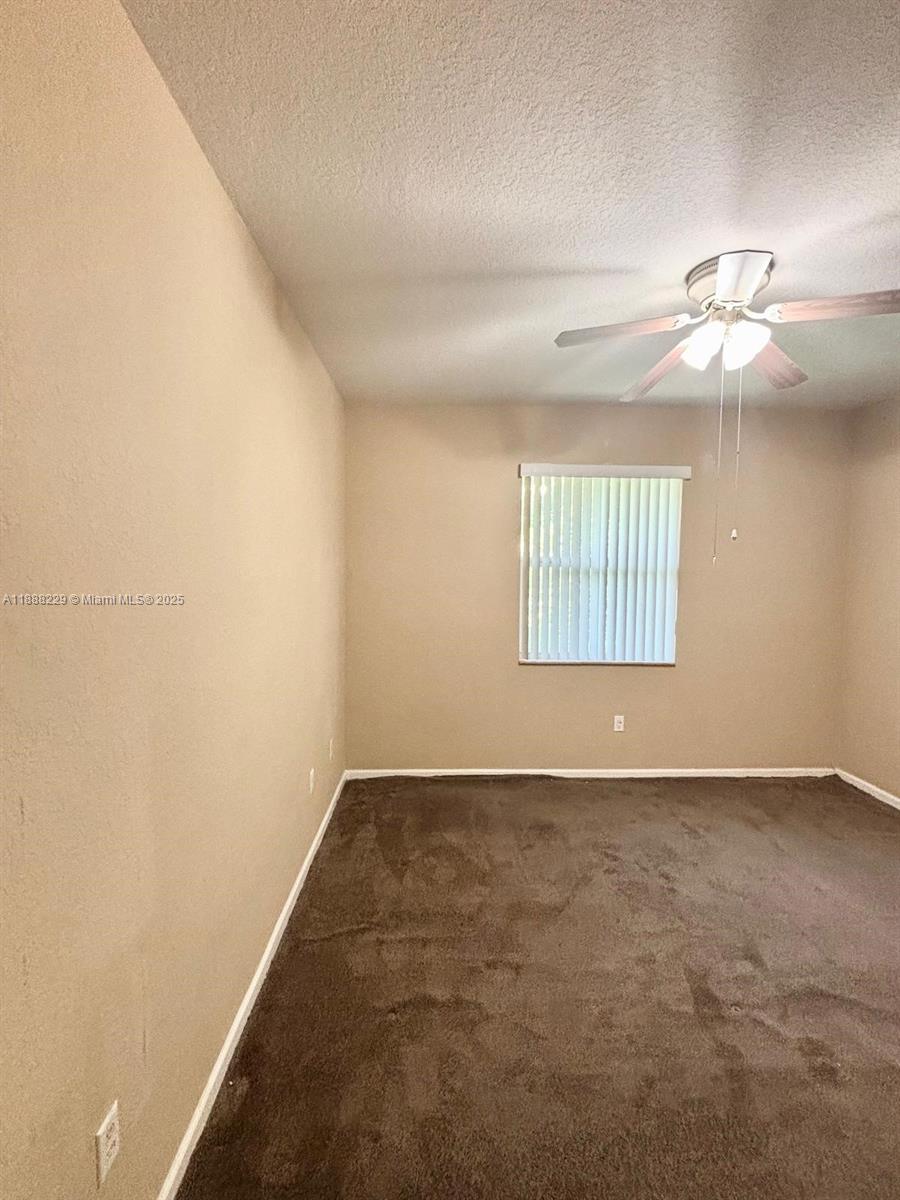 OAKLAND LAKES - Residential