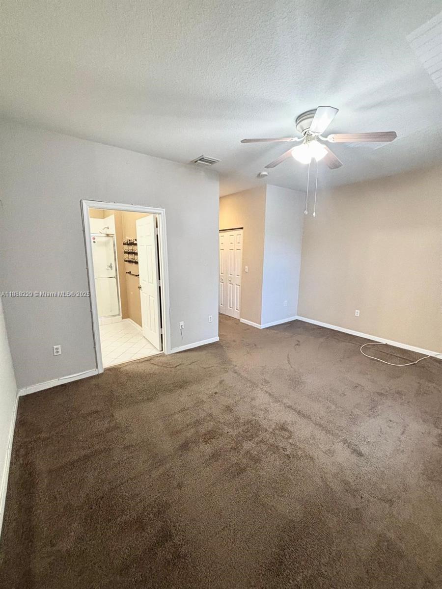 OAKLAND LAKES - Residential