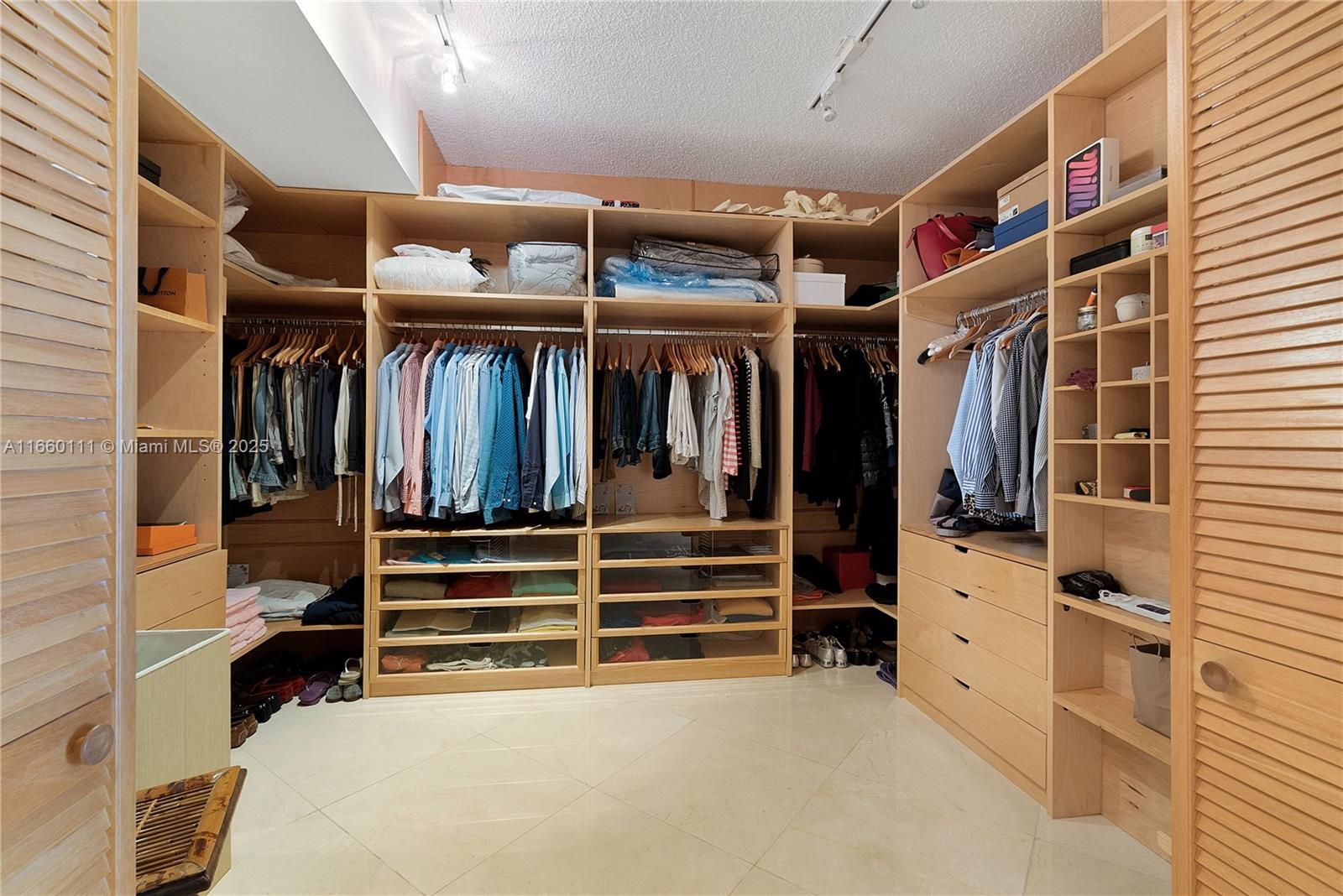 ATLANTIC III AT THE POINT - Residential Lease