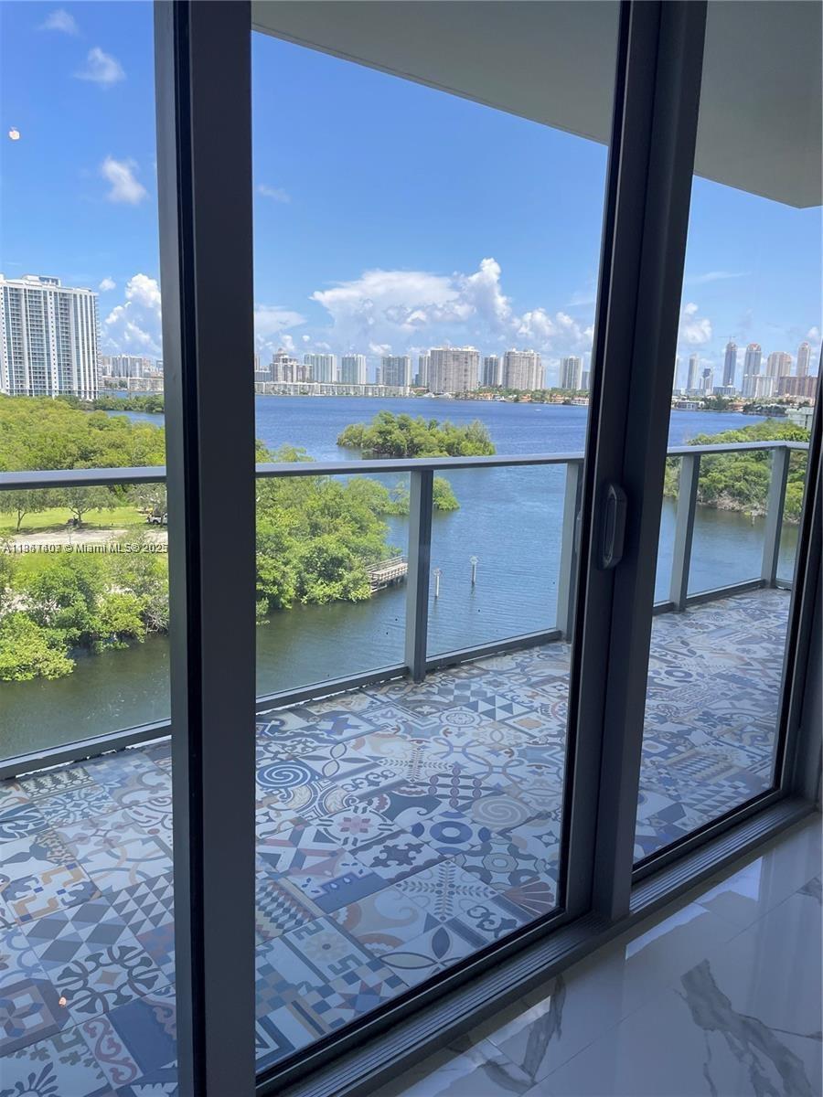 THE HARBOUR NORTH CONDO - Residential