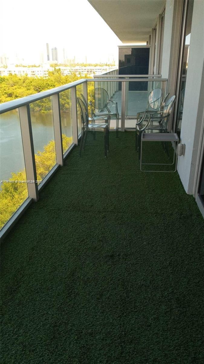 THE HARBOUR NORTH CONDO - Residential