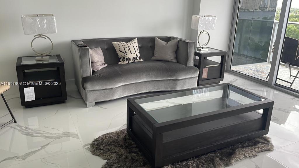 THE HARBOUR NORTH CONDO - Residential