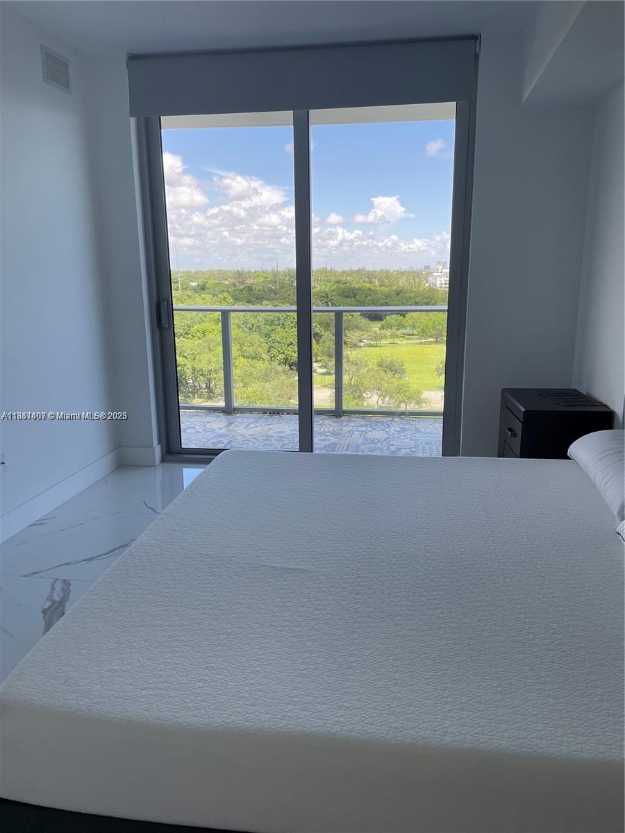 THE HARBOUR NORTH CONDO - Residential