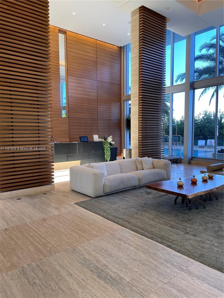 THE HARBOUR NORTH CONDO - Residential