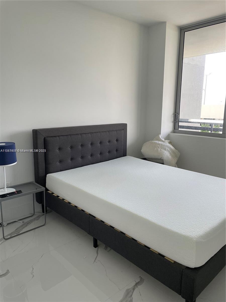 THE HARBOUR NORTH CONDO - Residential