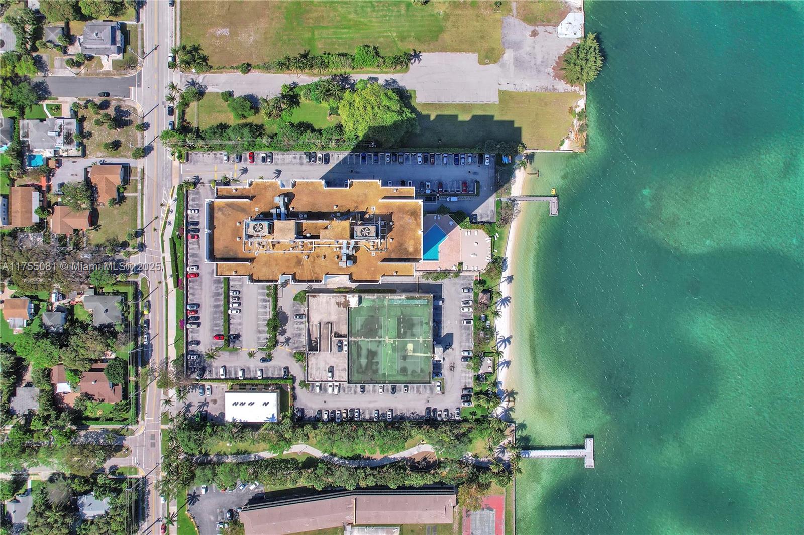PALM BEACH HOUSE CONDO - Residential