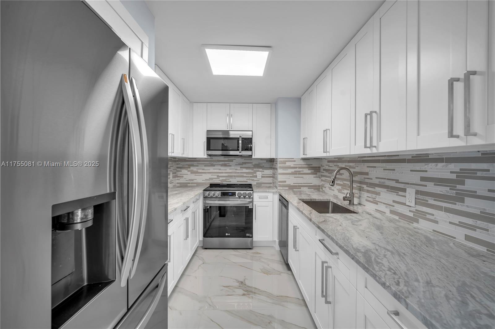PALM BEACH HOUSE CONDO - Residential