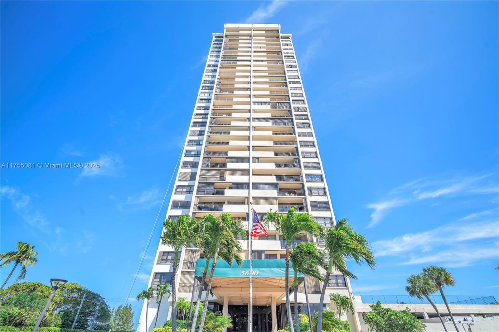 PALM BEACH HOUSE CONDO - Residential