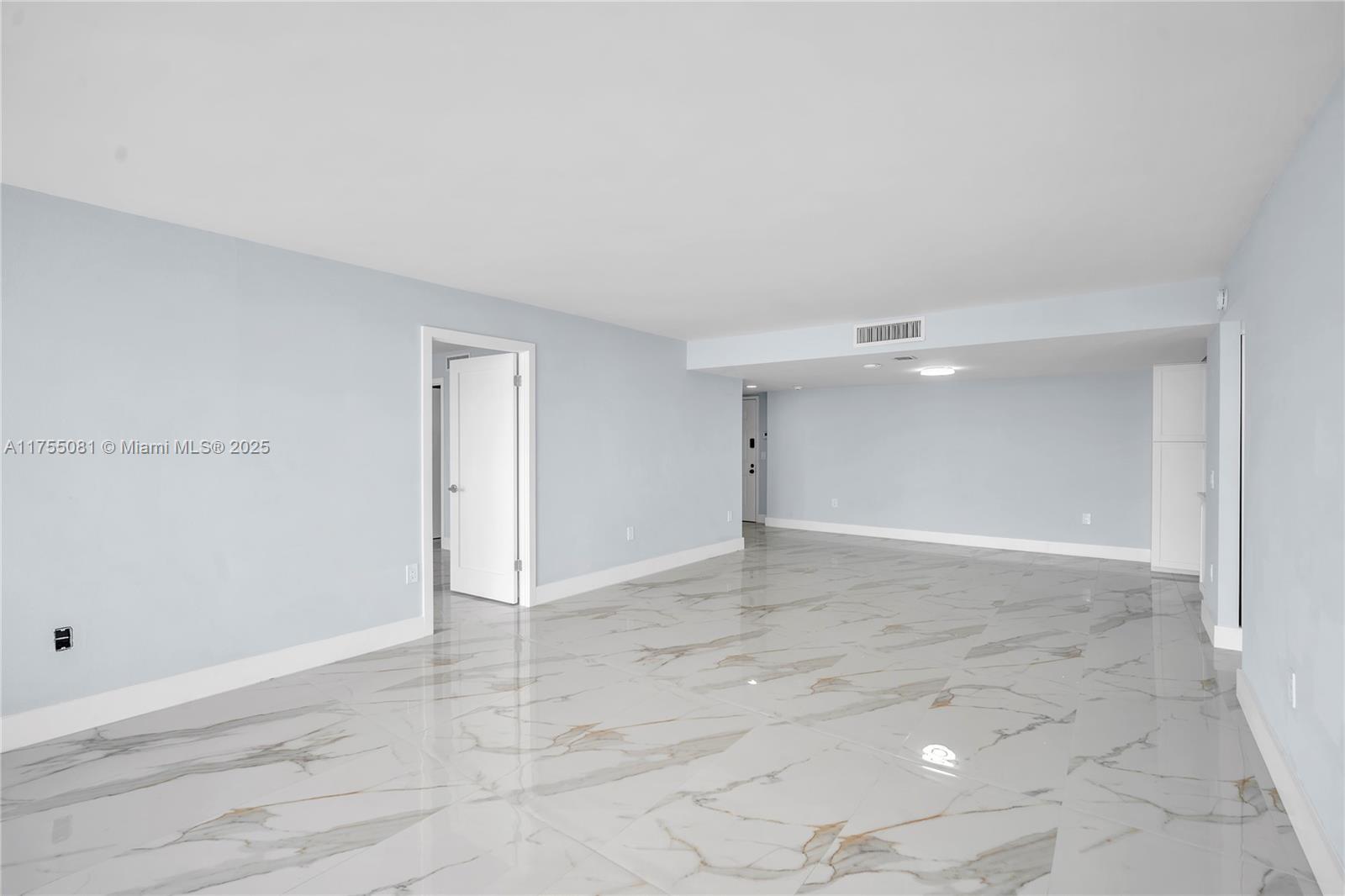 PALM BEACH HOUSE CONDO - Residential
