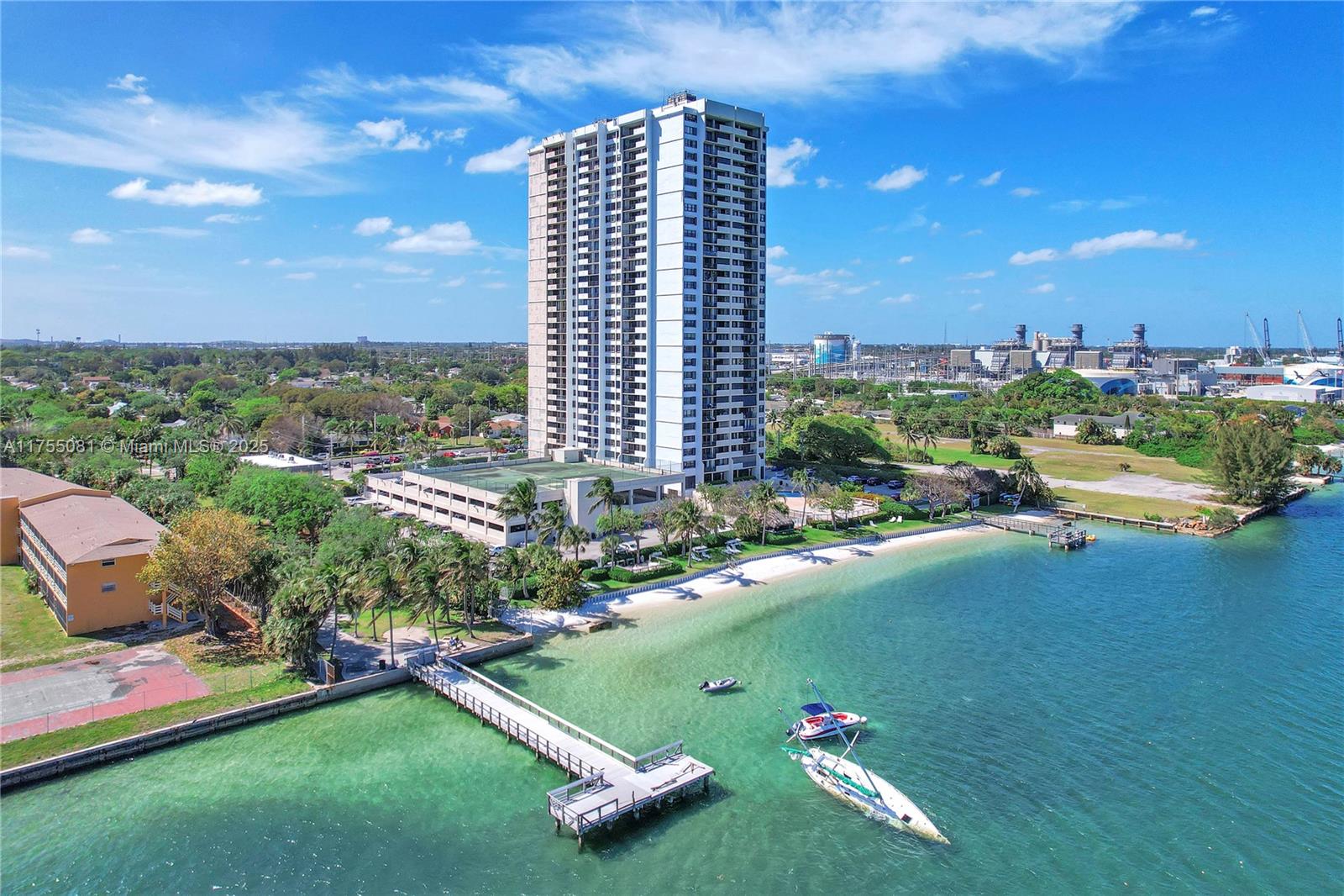 PALM BEACH HOUSE CONDO - Residential