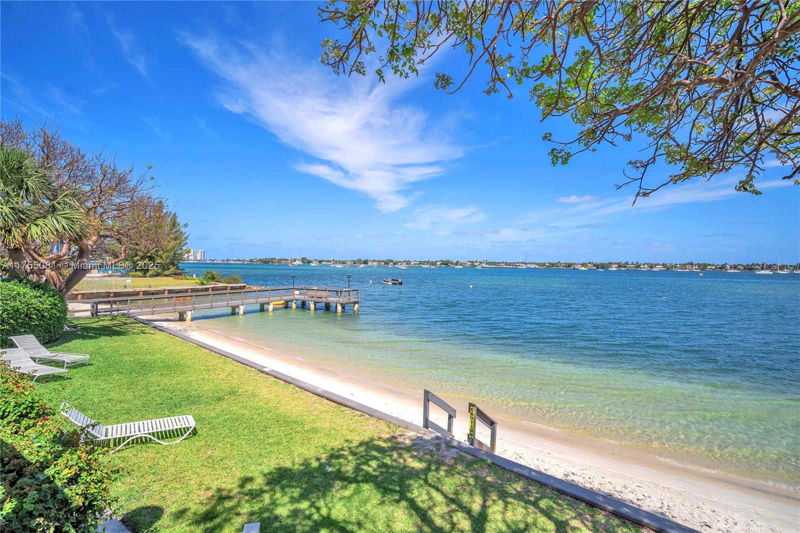 PALM BEACH HOUSE CONDO - Residential