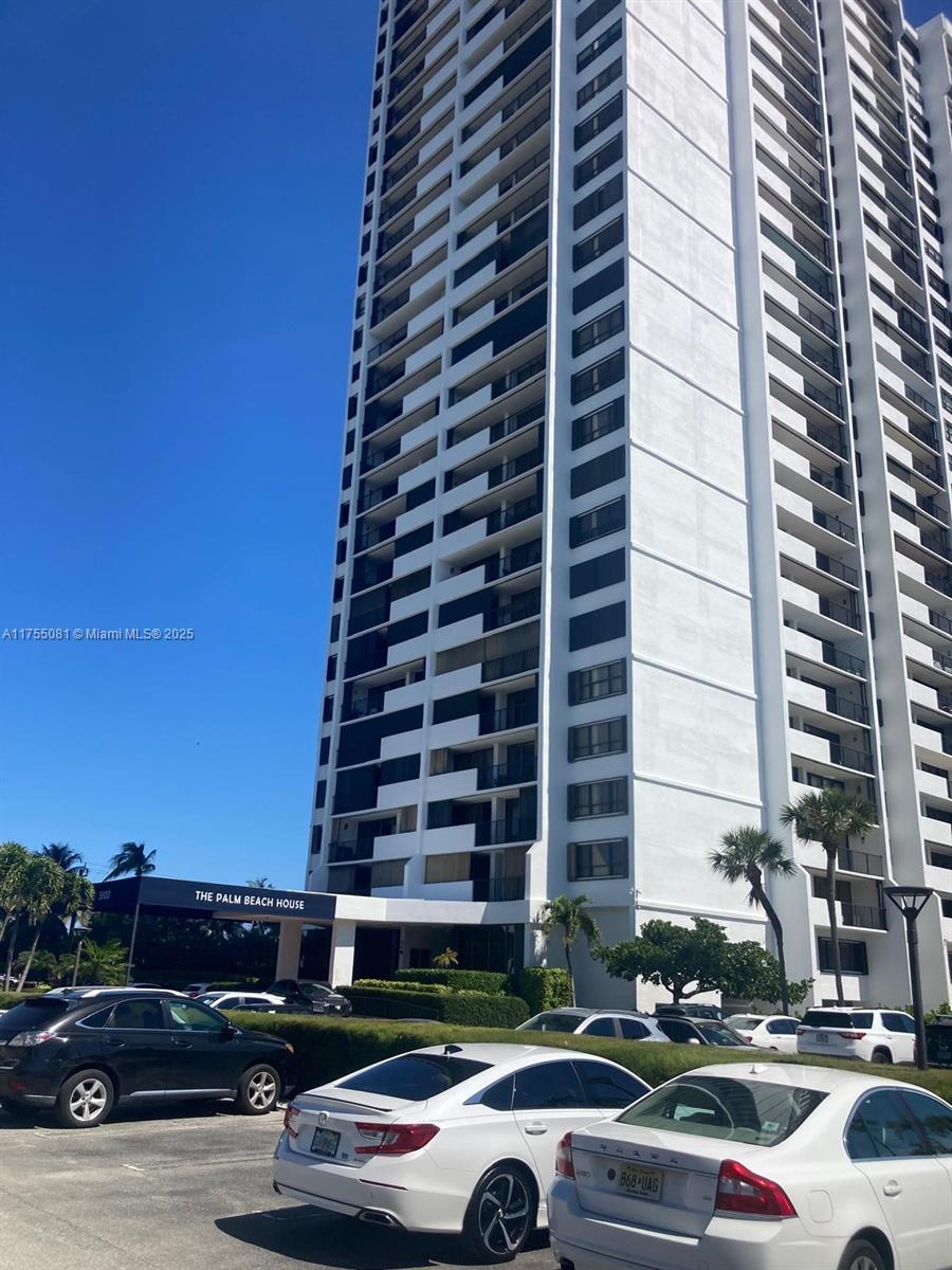 5600 N Flagler Dr 304