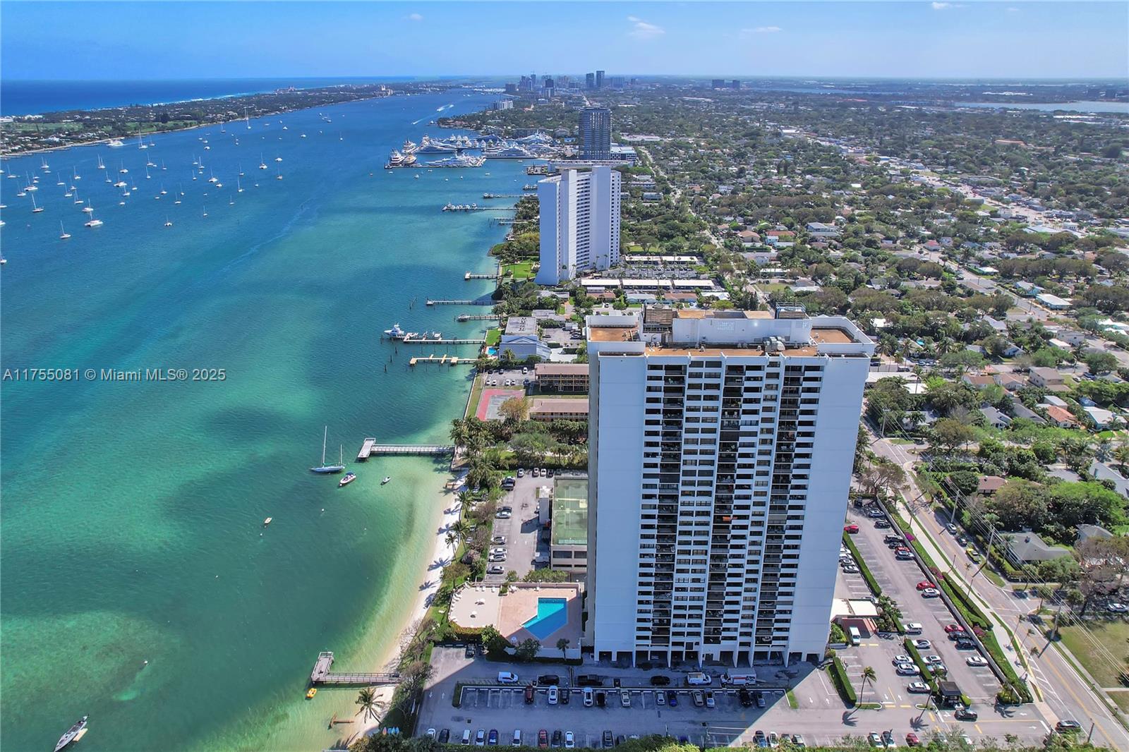 PALM BEACH HOUSE CONDO - Residential