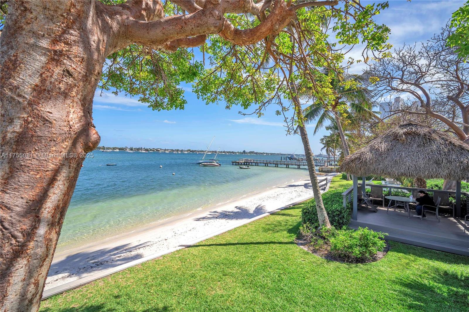 PALM BEACH HOUSE CONDO - Residential
