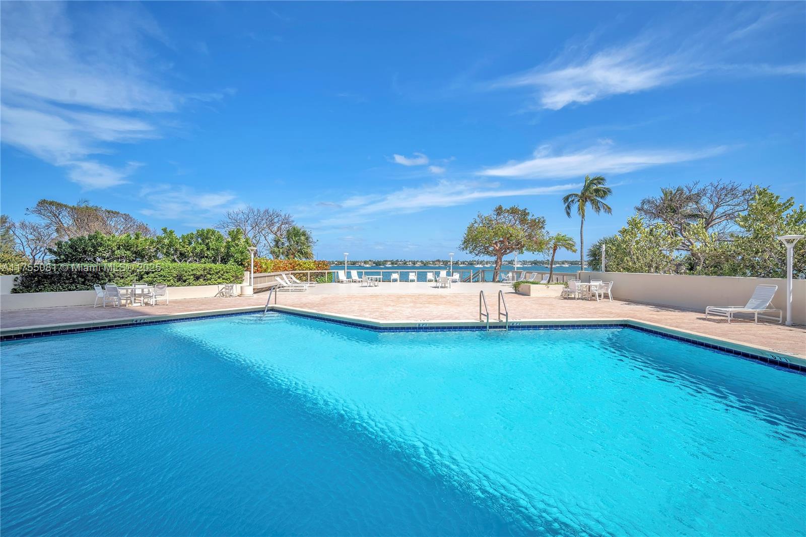 PALM BEACH HOUSE CONDO - Residential