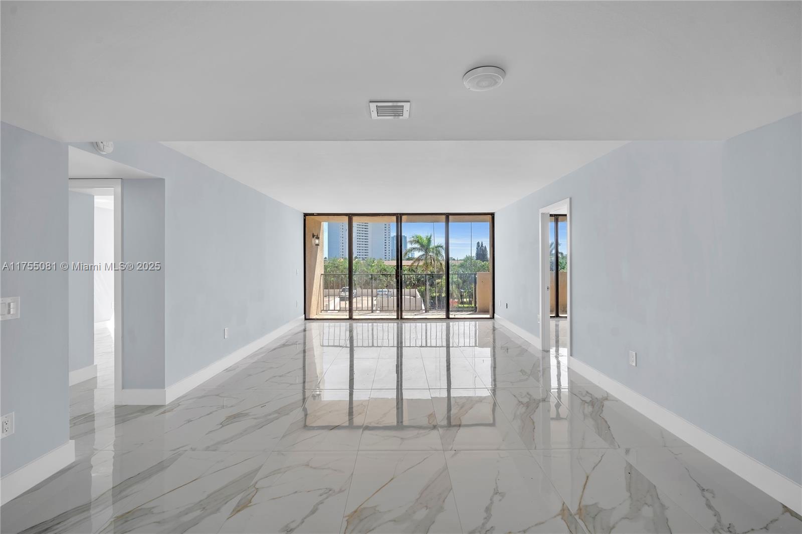 PALM BEACH HOUSE CONDO - Residential