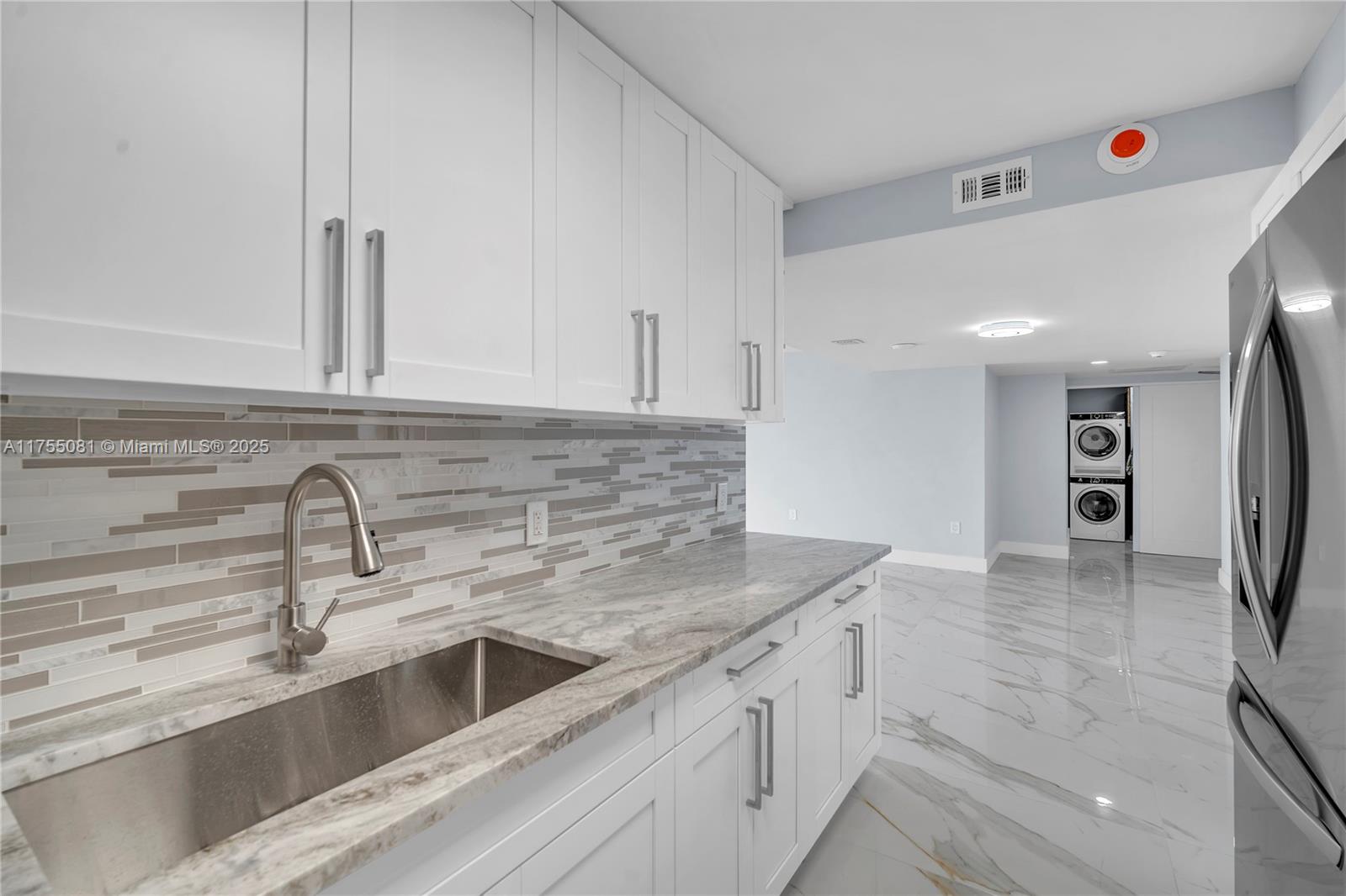 PALM BEACH HOUSE CONDO - Residential