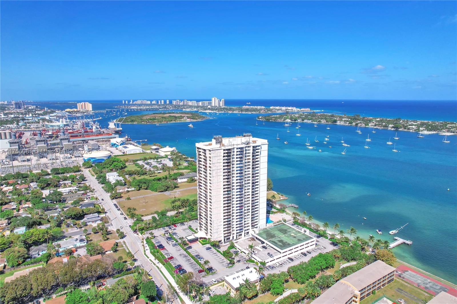 PALM BEACH HOUSE CONDO - Residential