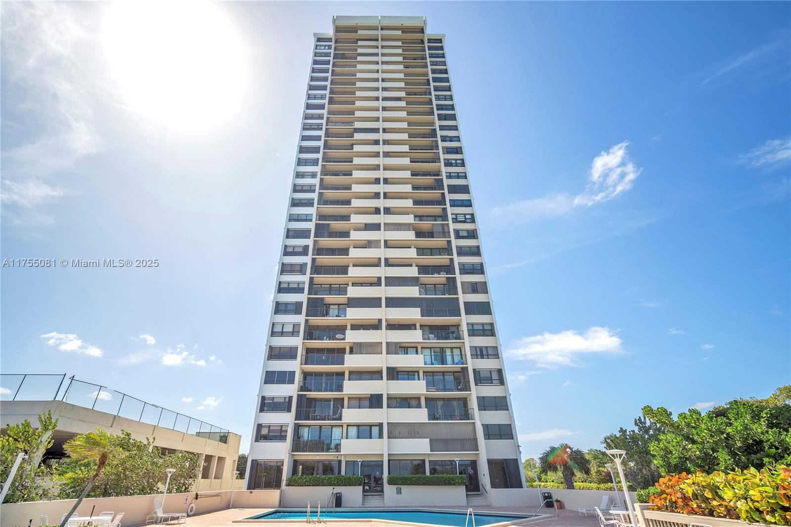 PALM BEACH HOUSE CONDO - Residential