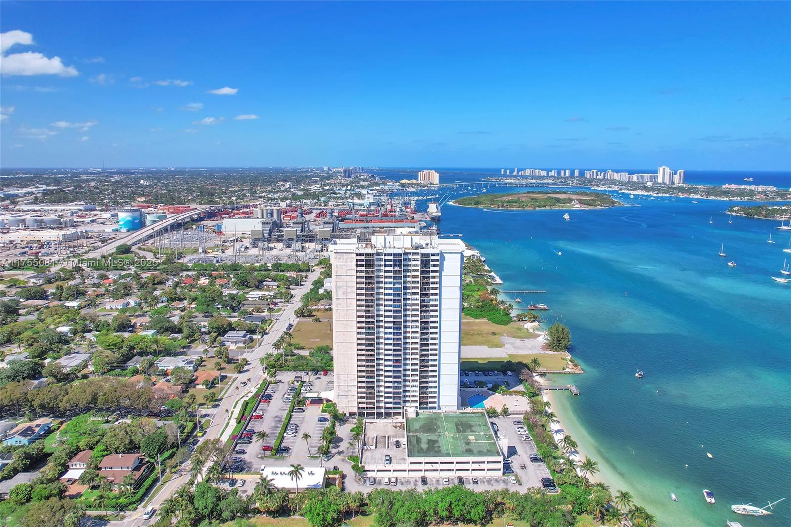 PALM BEACH HOUSE CONDO - Residential
