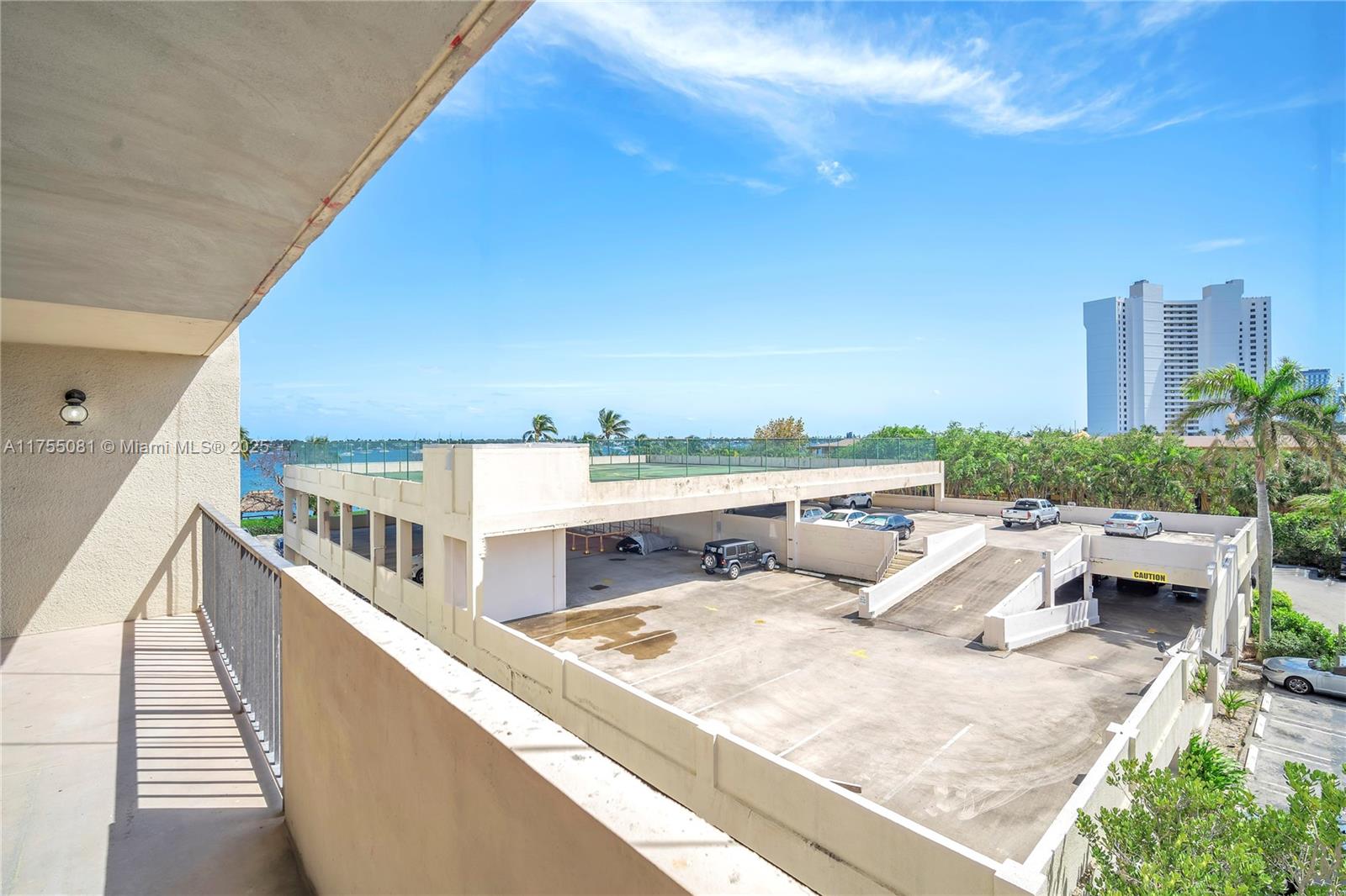 PALM BEACH HOUSE CONDO - Residential