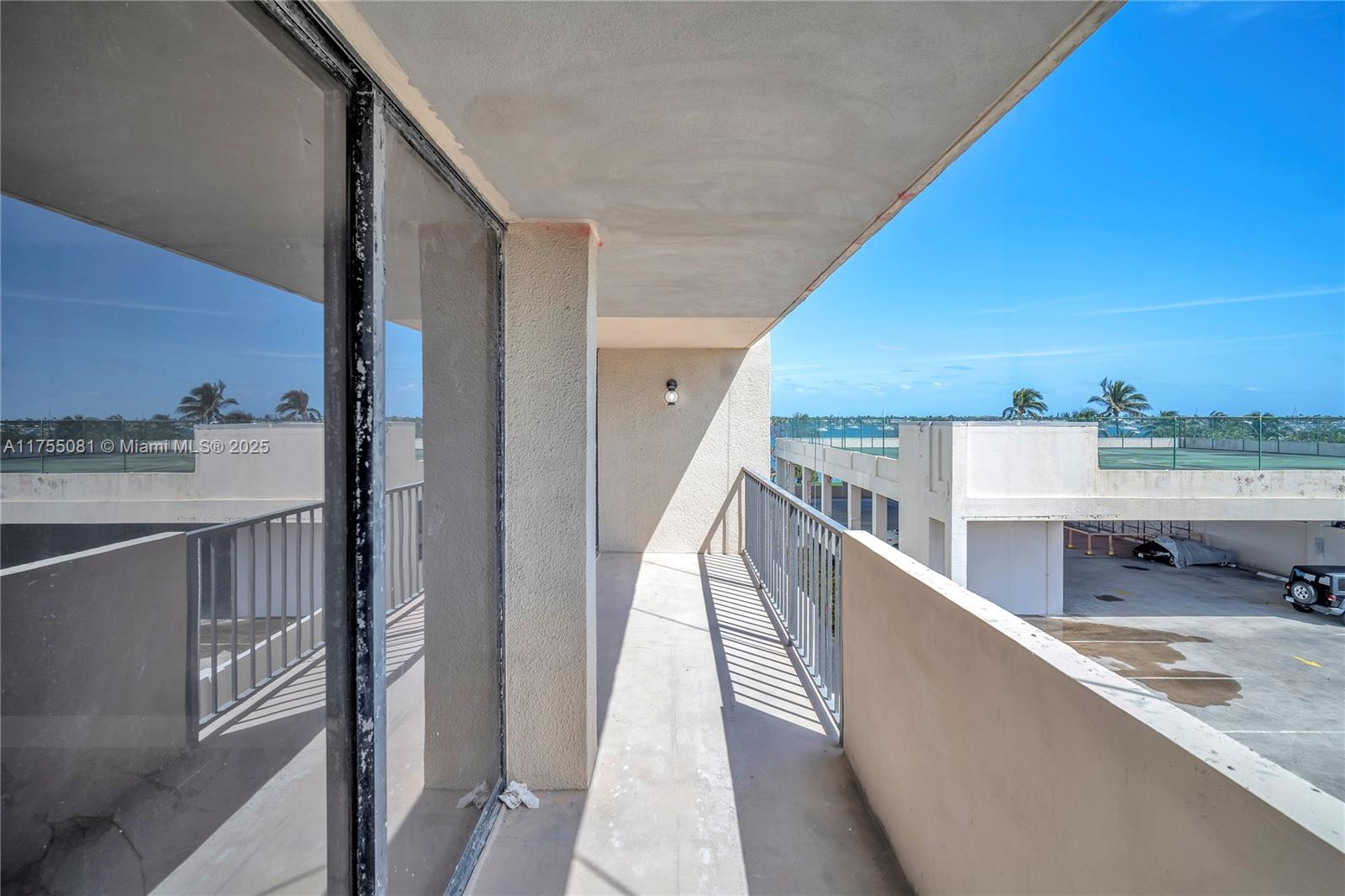 PALM BEACH HOUSE CONDO - Residential