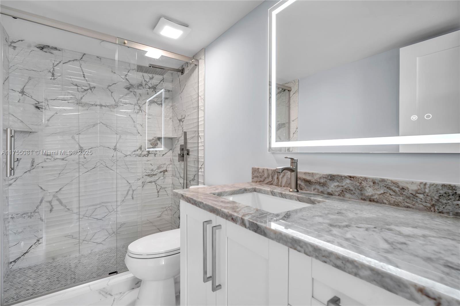 PALM BEACH HOUSE CONDO - Residential